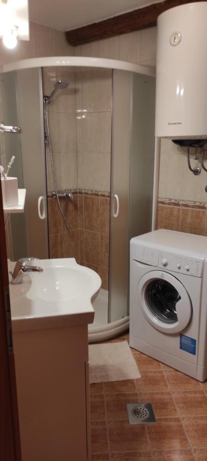 Apartment Nemarnik Roč Εξωτερικό φωτογραφία