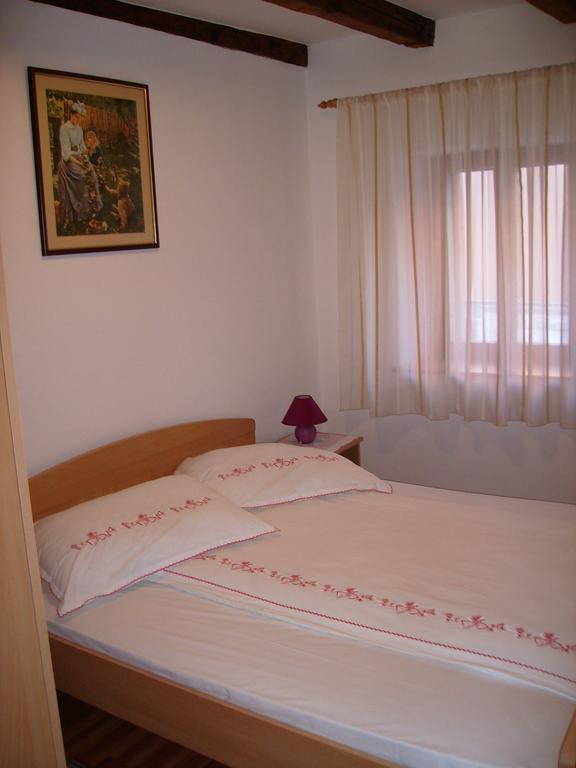 Apartment Nemarnik Roč Δωμάτιο φωτογραφία