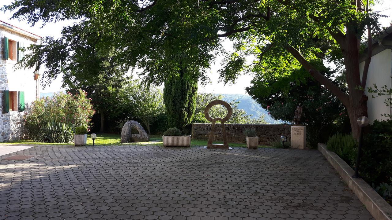 Apartment Nemarnik Roč Εξωτερικό φωτογραφία