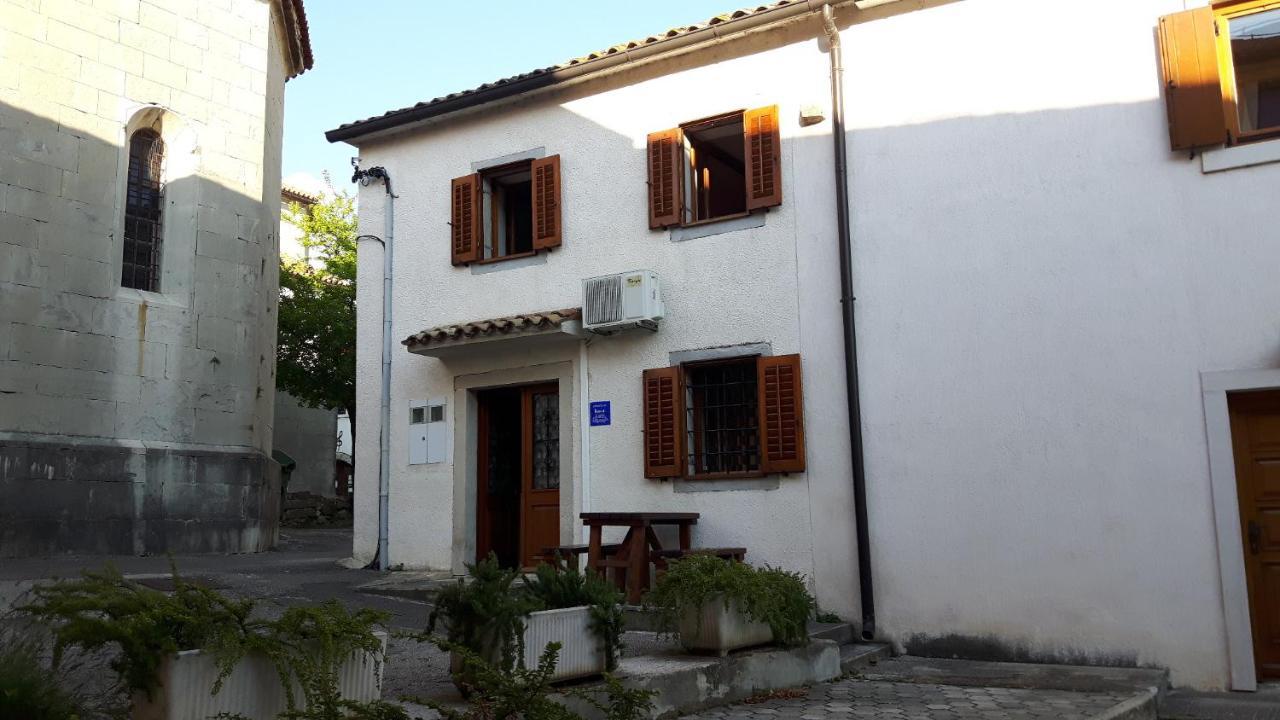 Apartment Nemarnik Roč Εξωτερικό φωτογραφία